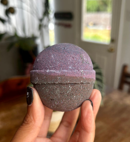 “Raven” bath bomb